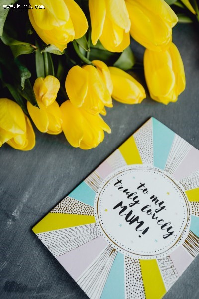 郁金香和母亲节贺卡的图片