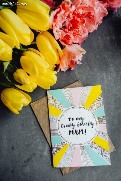 郁金香和母亲节贺卡的图片