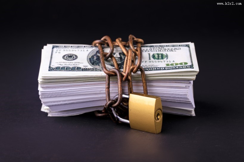 钱币与锁寓意资产与安全图片大全