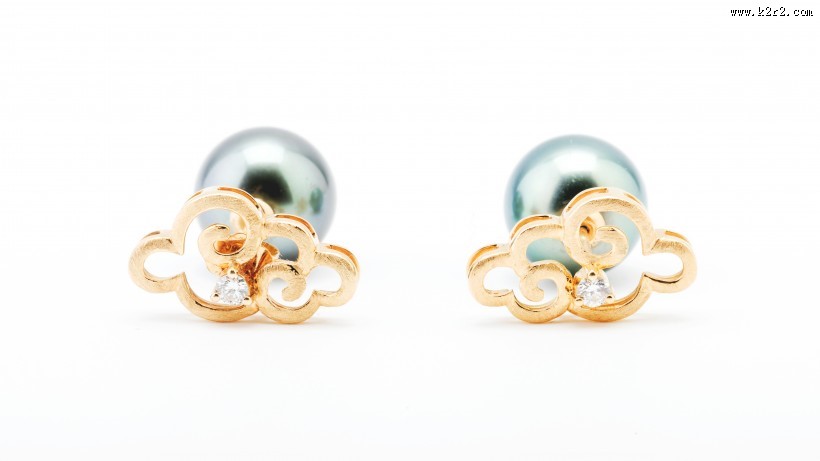 精美的玉石耳钉图片