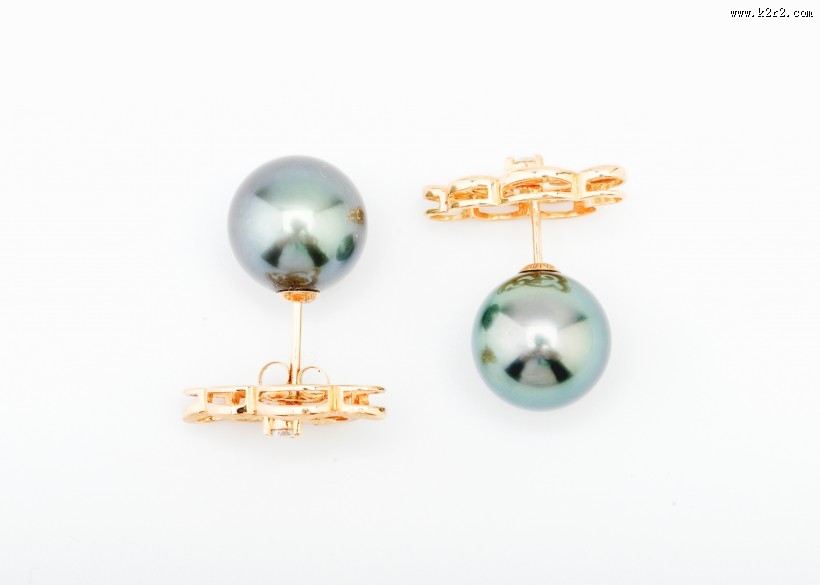 精美的玉石耳钉图片