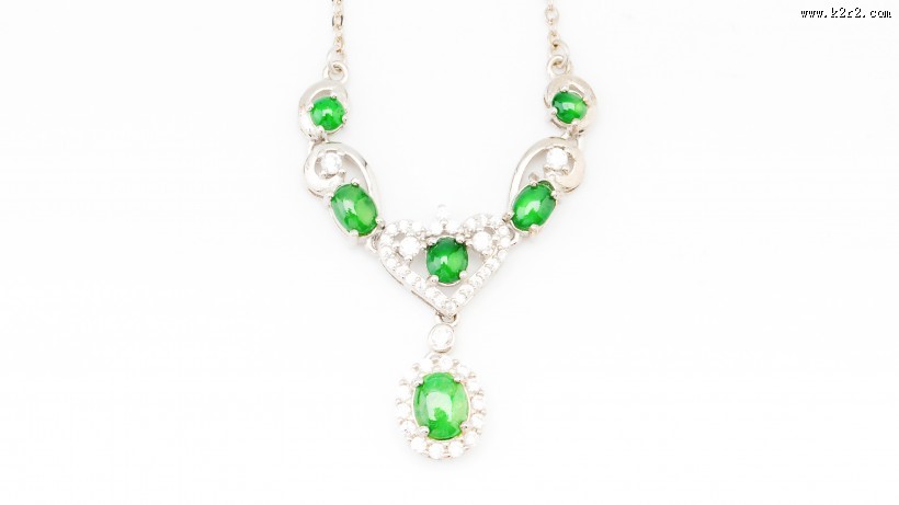 漂亮贵重的玉石项链图片