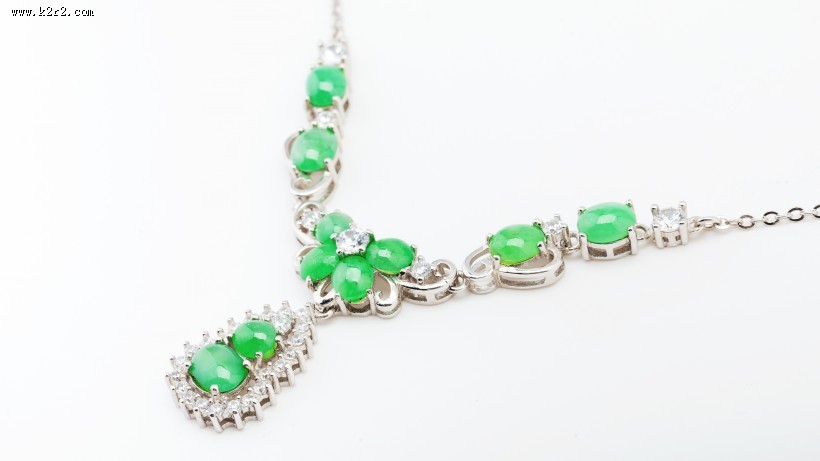 漂亮贵重的玉石项链图片