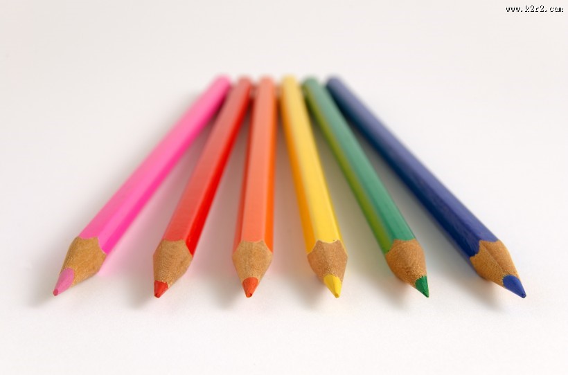 一大把彩色铅笔图片