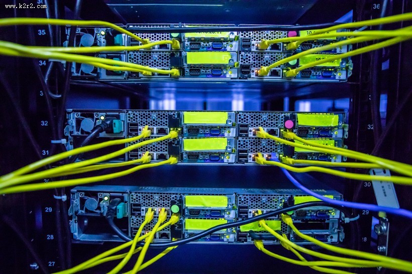 黄绿色的交换机数据线图片