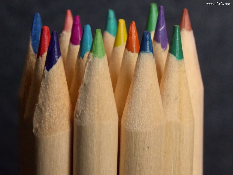 颜色多种多样的彩色铅笔图片