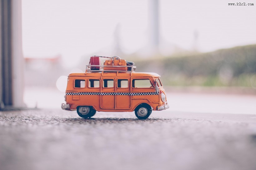 黄色大巴车模型图片