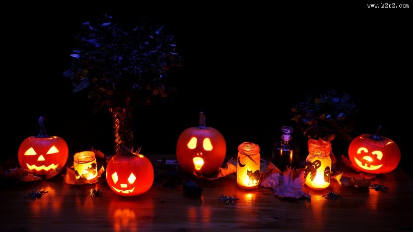 夜晚中的南瓜灯图片