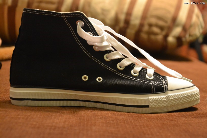 清新文艺的帆布鞋图片
