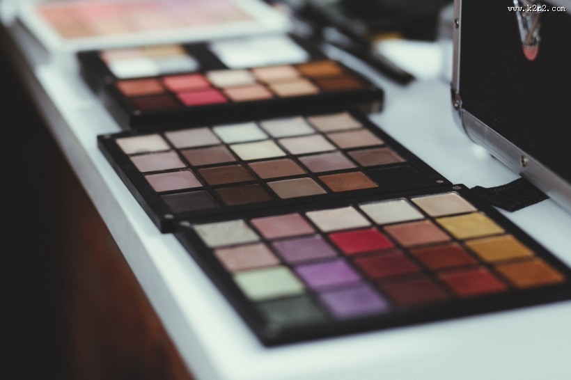 多彩的粉饼图片大全