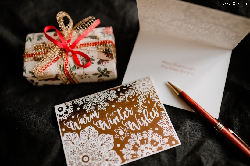圣诞礼物和贺卡的图片