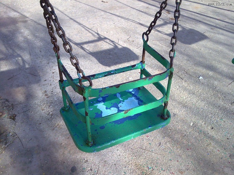 童年里的秋千图片