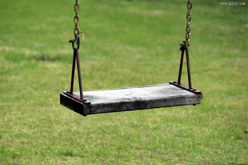 童年里的秋千图片