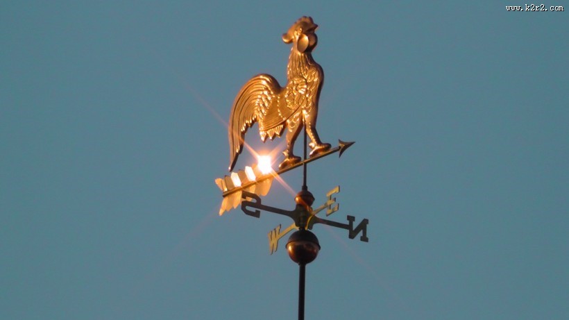 屋顶上的风向标图片