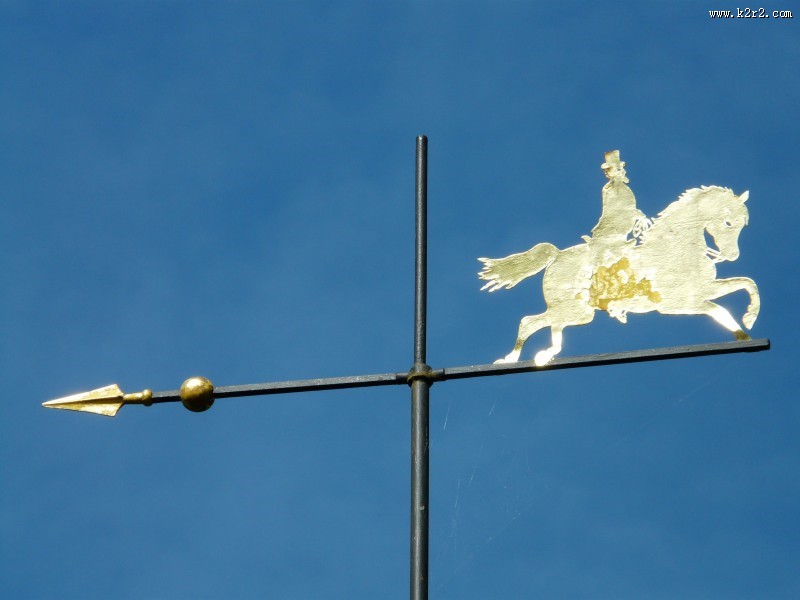 屋顶上的风向标图片