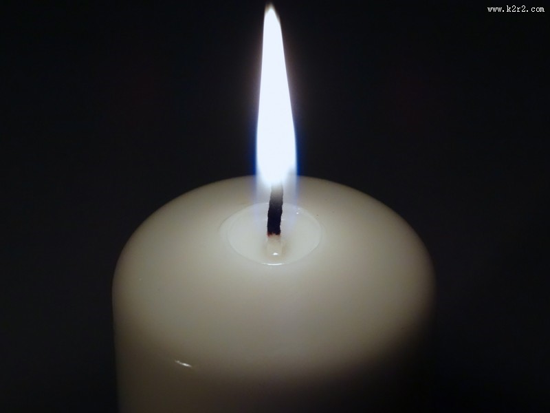点燃的蜡烛图片大全