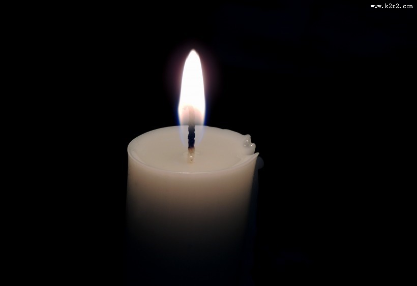 点燃的蜡烛图片大全