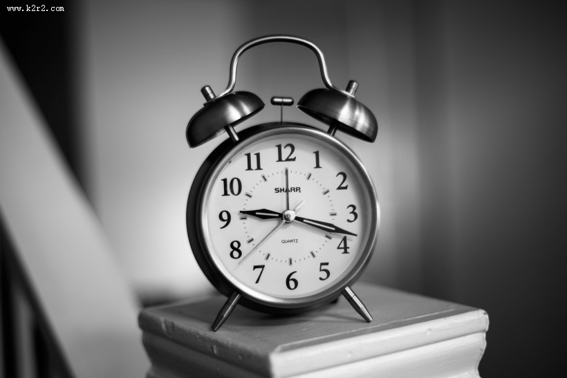 圆形机械小闹钟图片大全