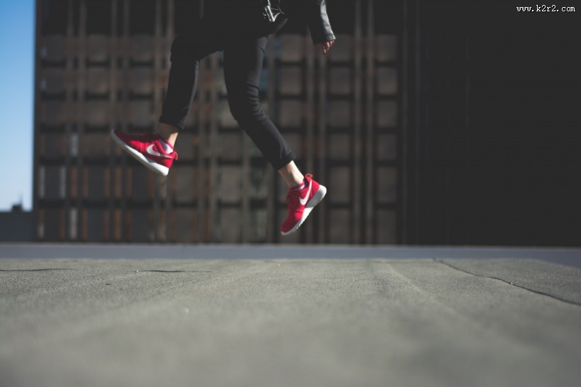 耐克品牌的运动鞋图片