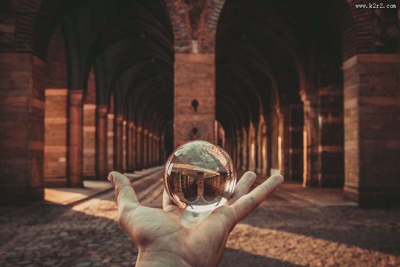 圆形透明玻璃球图片