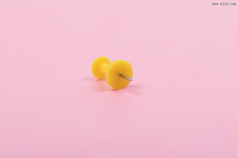 五颜六色的图钉图片