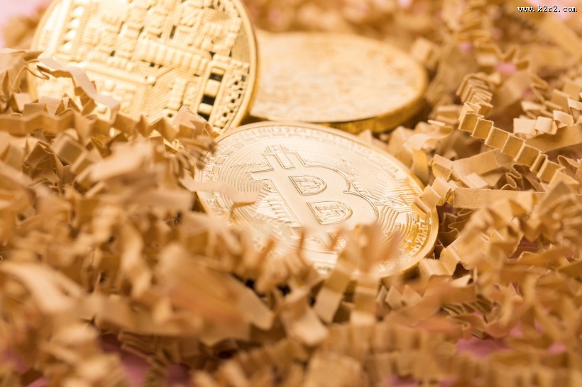 黄灿灿的金币图片