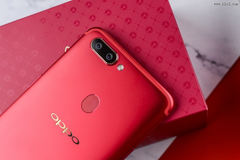 OPPO手机R11s新年版图片