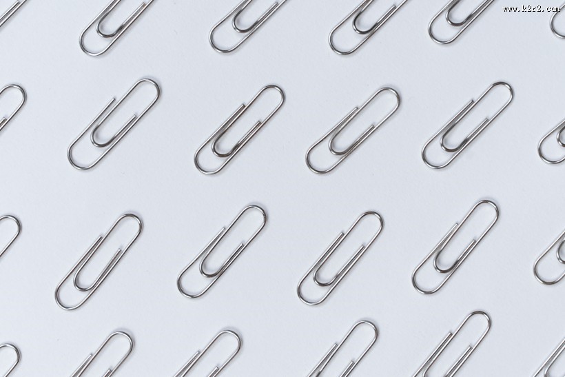 银白色的回形针图片