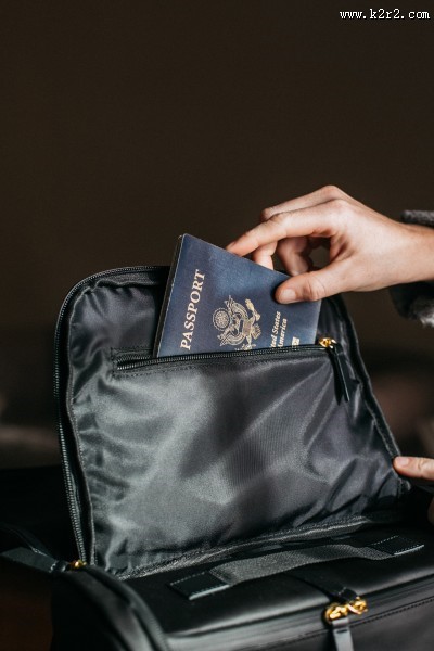 大容量双肩背包图片