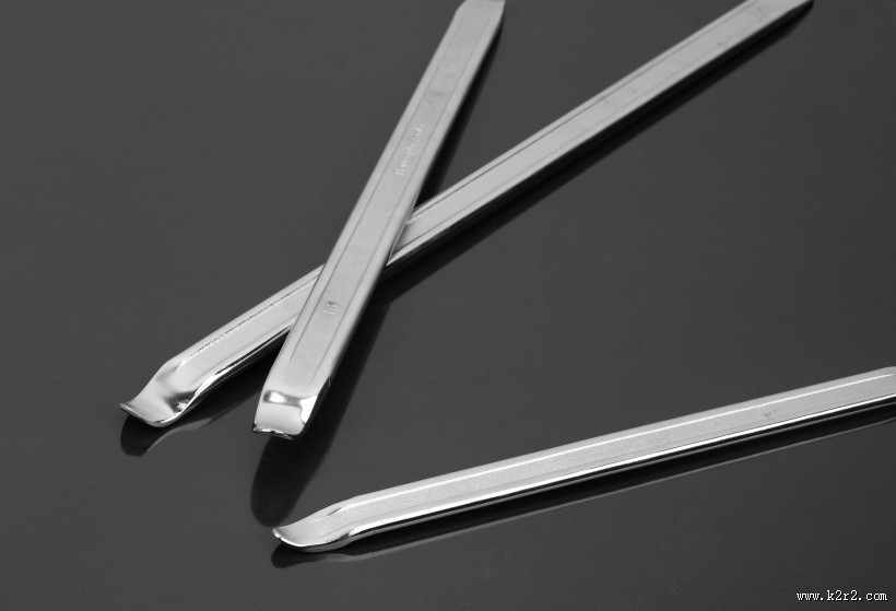 修理汽车轮胎撬棍图片