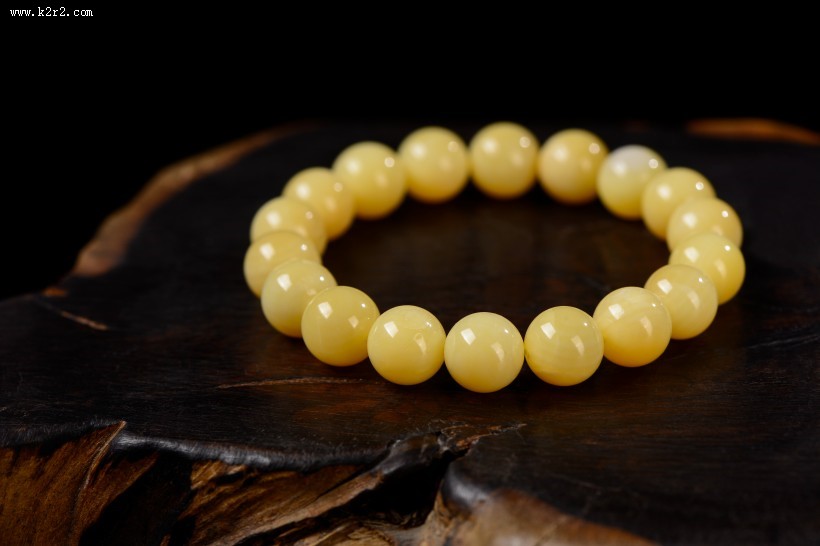 黄色蜜蜡手串图片