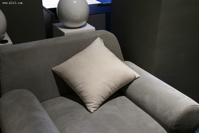 各种颜色的抱枕图片