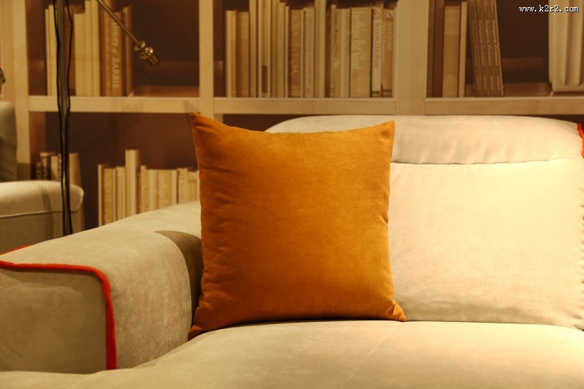 各种颜色的抱枕图片