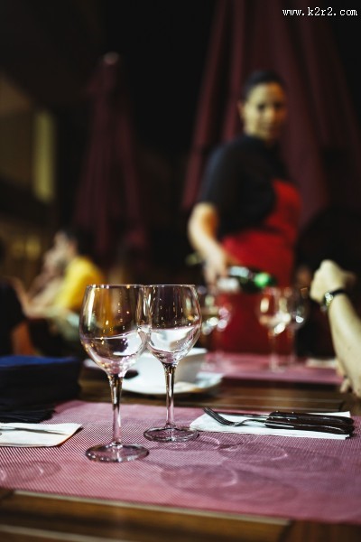 玻璃酒杯的特写图片大全