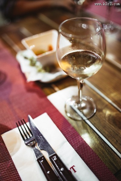 玻璃酒杯的特写图片大全