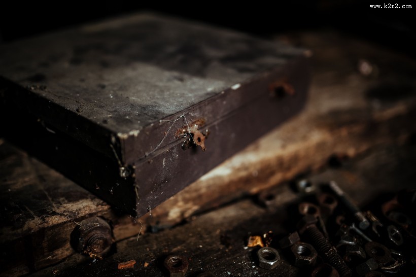 车间里的旧箱子图片大全