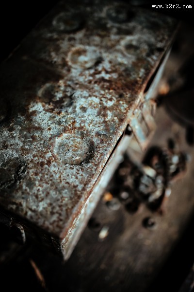 车间里的旧箱子图片大全