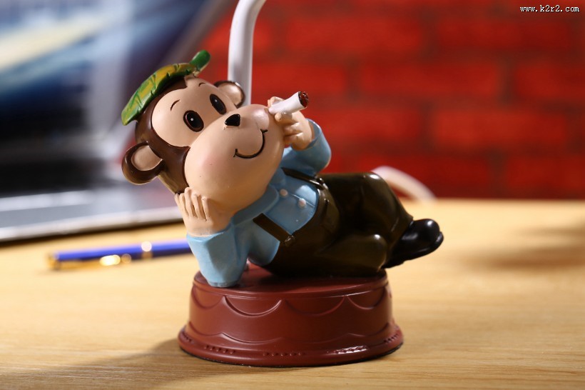 卡通小猴子台灯图片