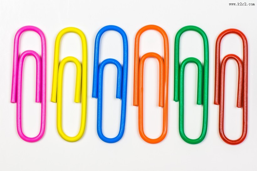 用于夹文件的回形针图片