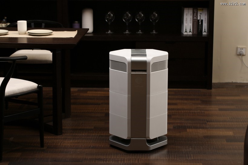 白色家用空气净化器图片