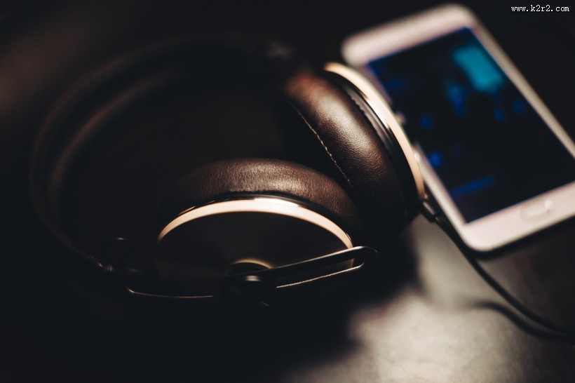 头戴式耳机图片