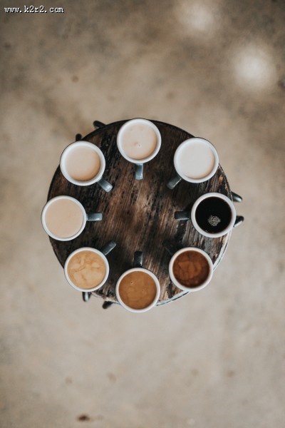 装着咖啡的杯子图片