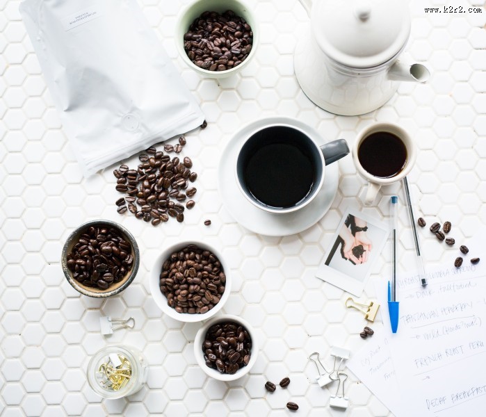 装着咖啡的杯子图片