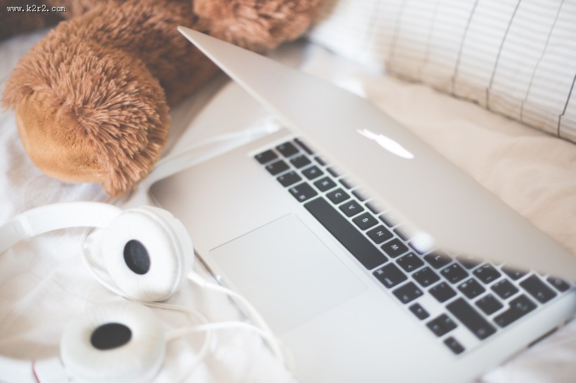 耳机的特写图片