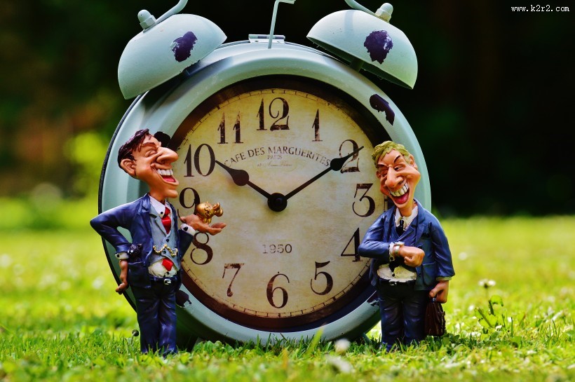 机械床头闹钟图片