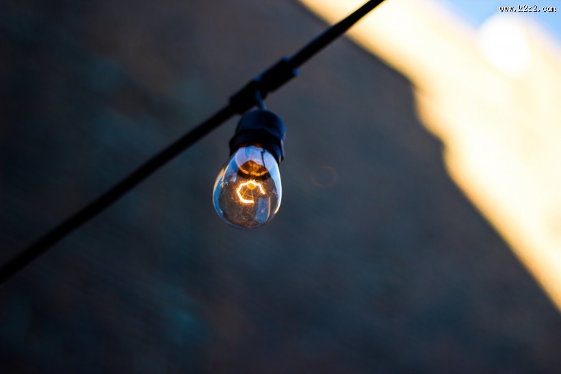 泛着柔光的灯泡图片大全