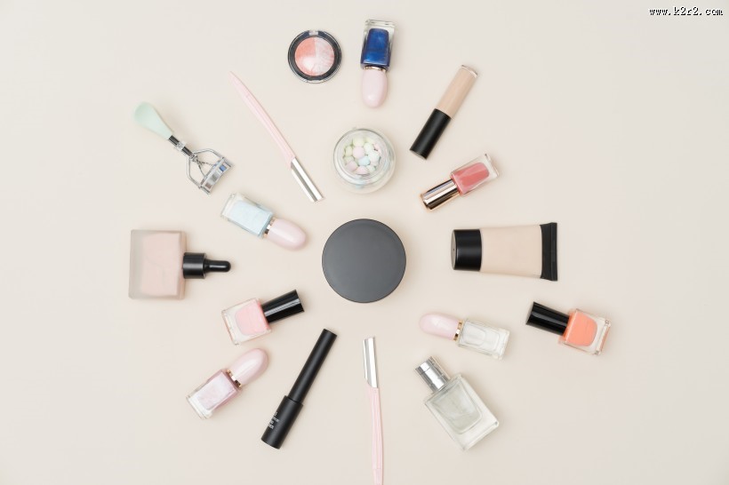 女生必备化妆品图片