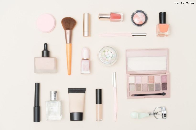 女生必备化妆品图片