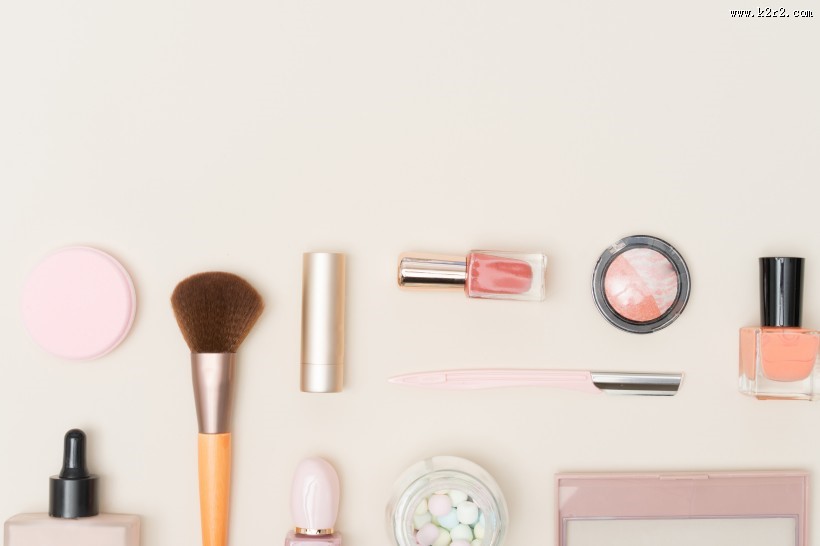 女生必备化妆品图片