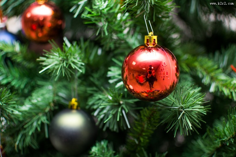 圣诞树上的小饰品图片